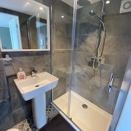 Cosy Getaway - Sleeps 12! *